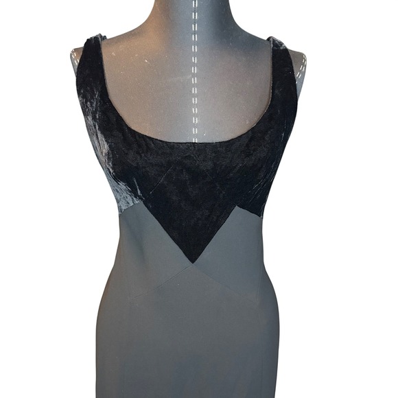 Vintage Dark Feminine Whimsigoth Tahari Black Velvet Midi Dress with Slit - Picture 4 of 8